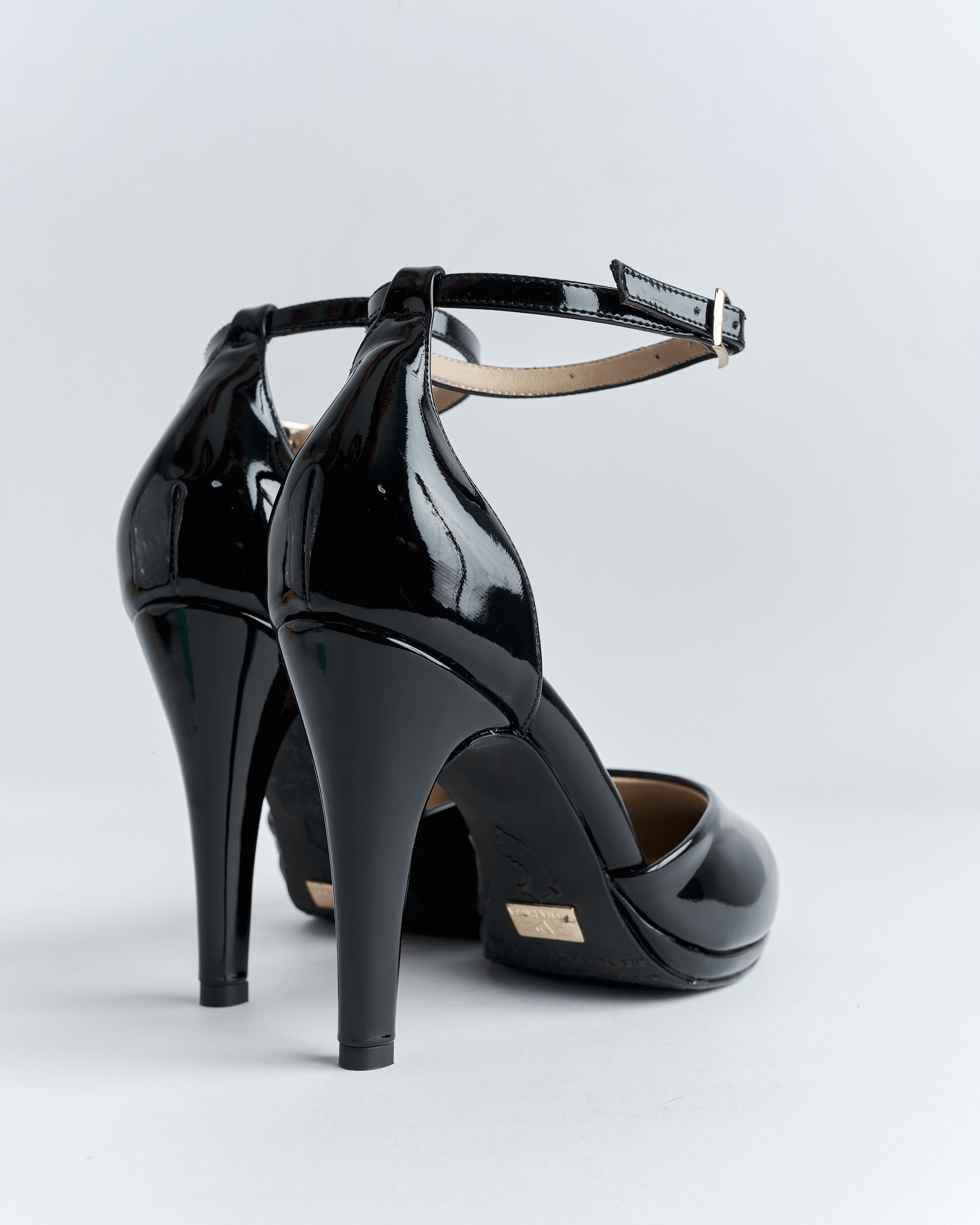 Zapato Taco Alto Charol con Pulsera - Imagen 3
