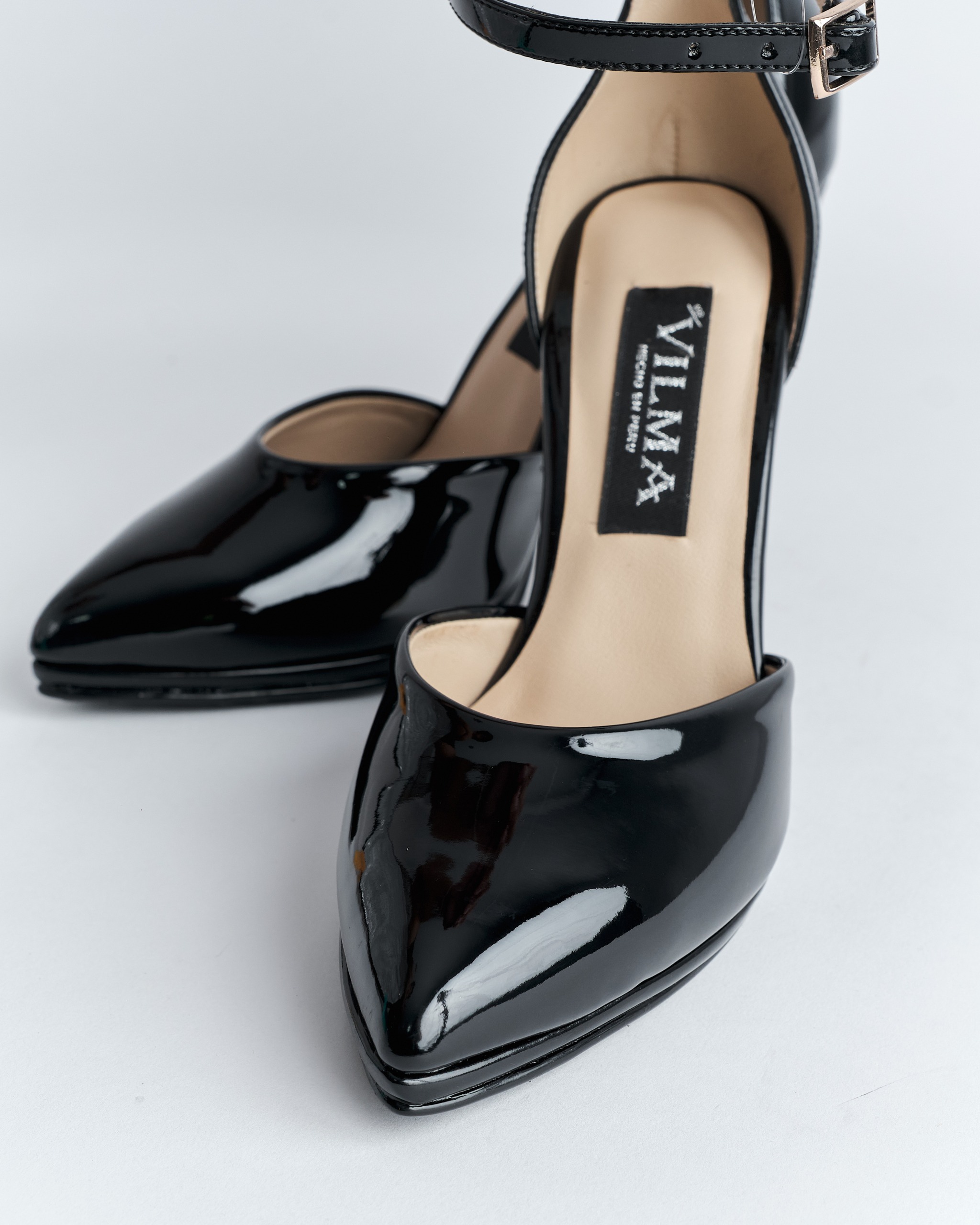 Zapato Taco Alto Charol con Pulsera - Imagen 4