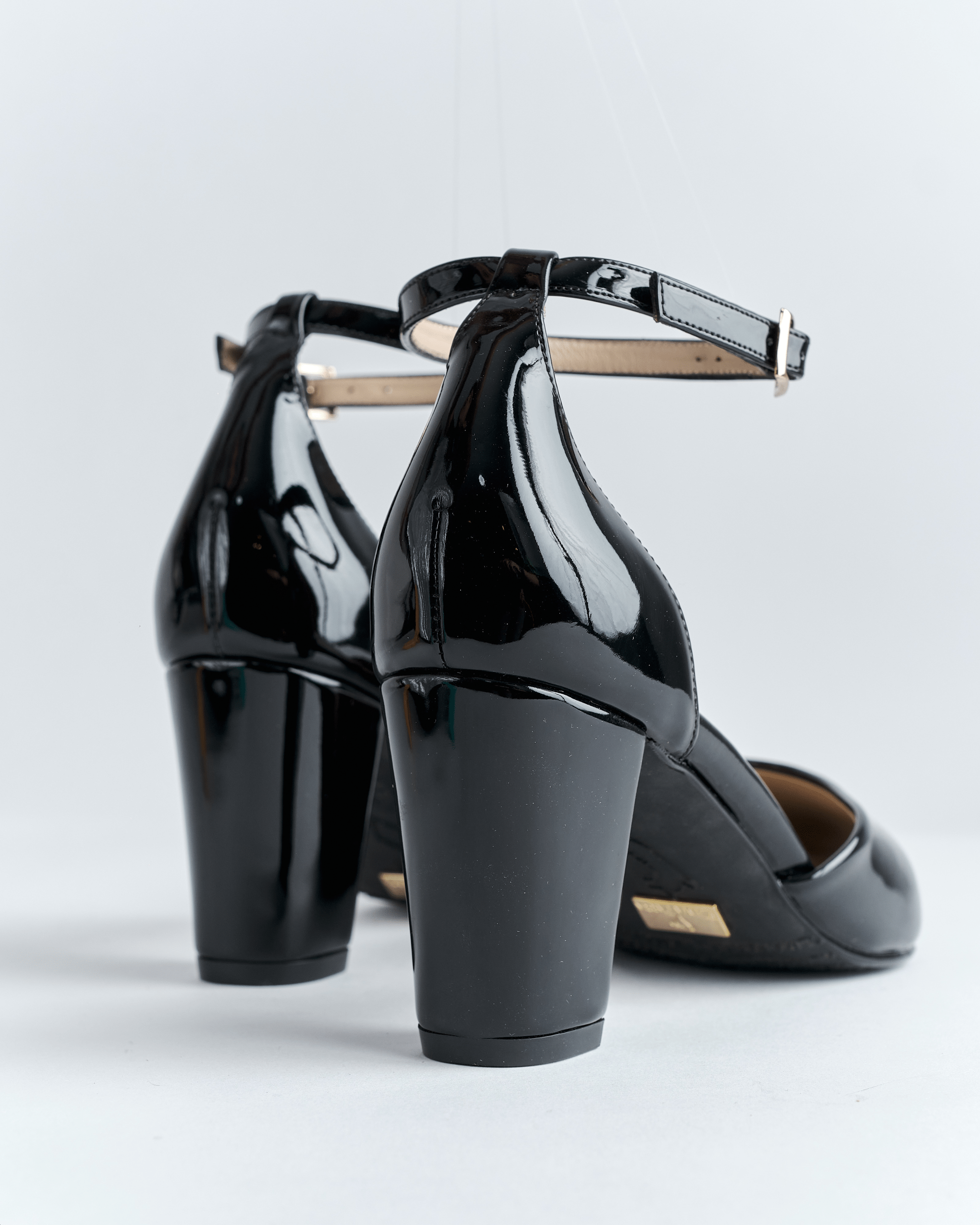 Zapato Tacón Charol con Pulsera - Imagen 5