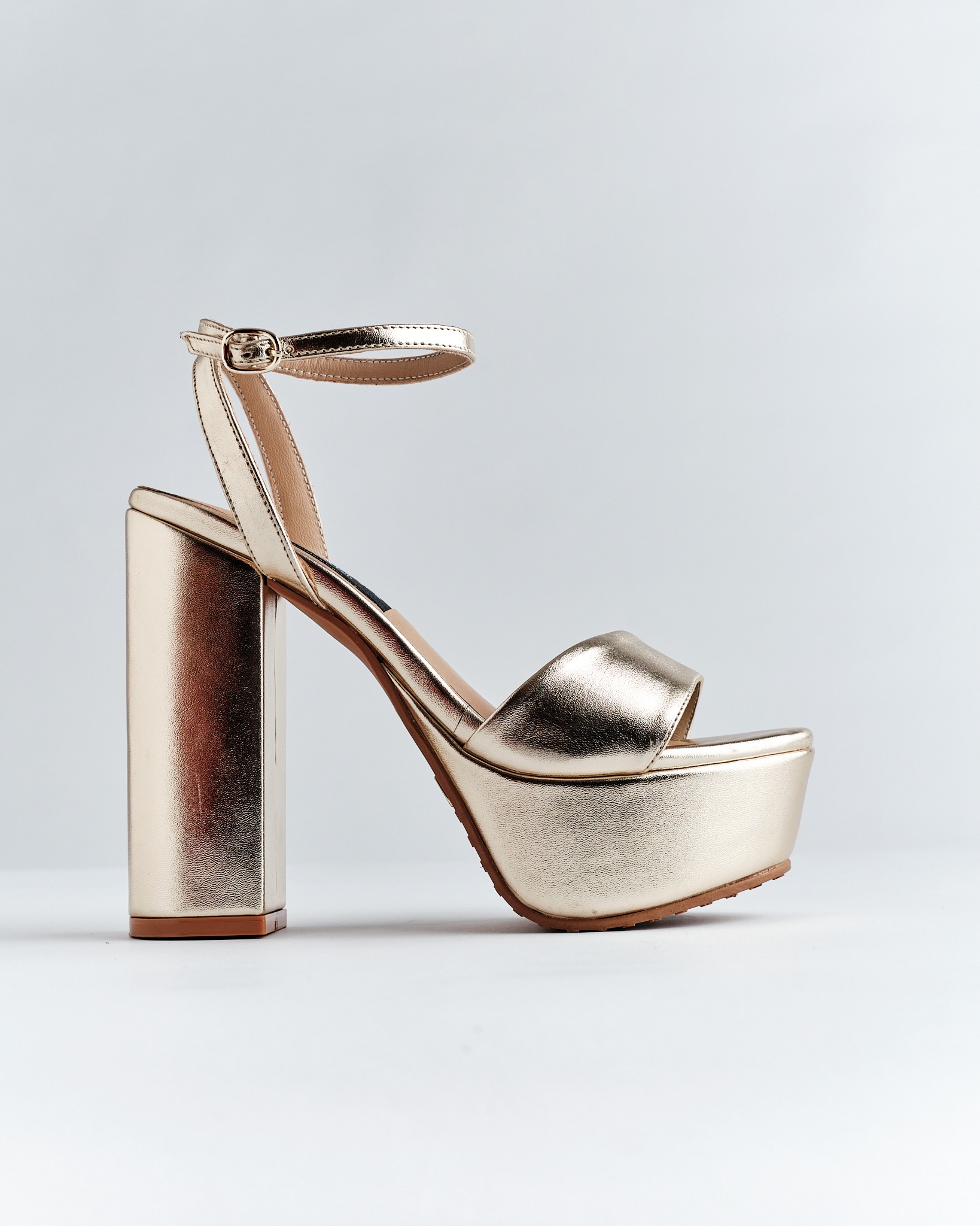 Sandalia Urban Comfort con Plataforma - Imagen 4