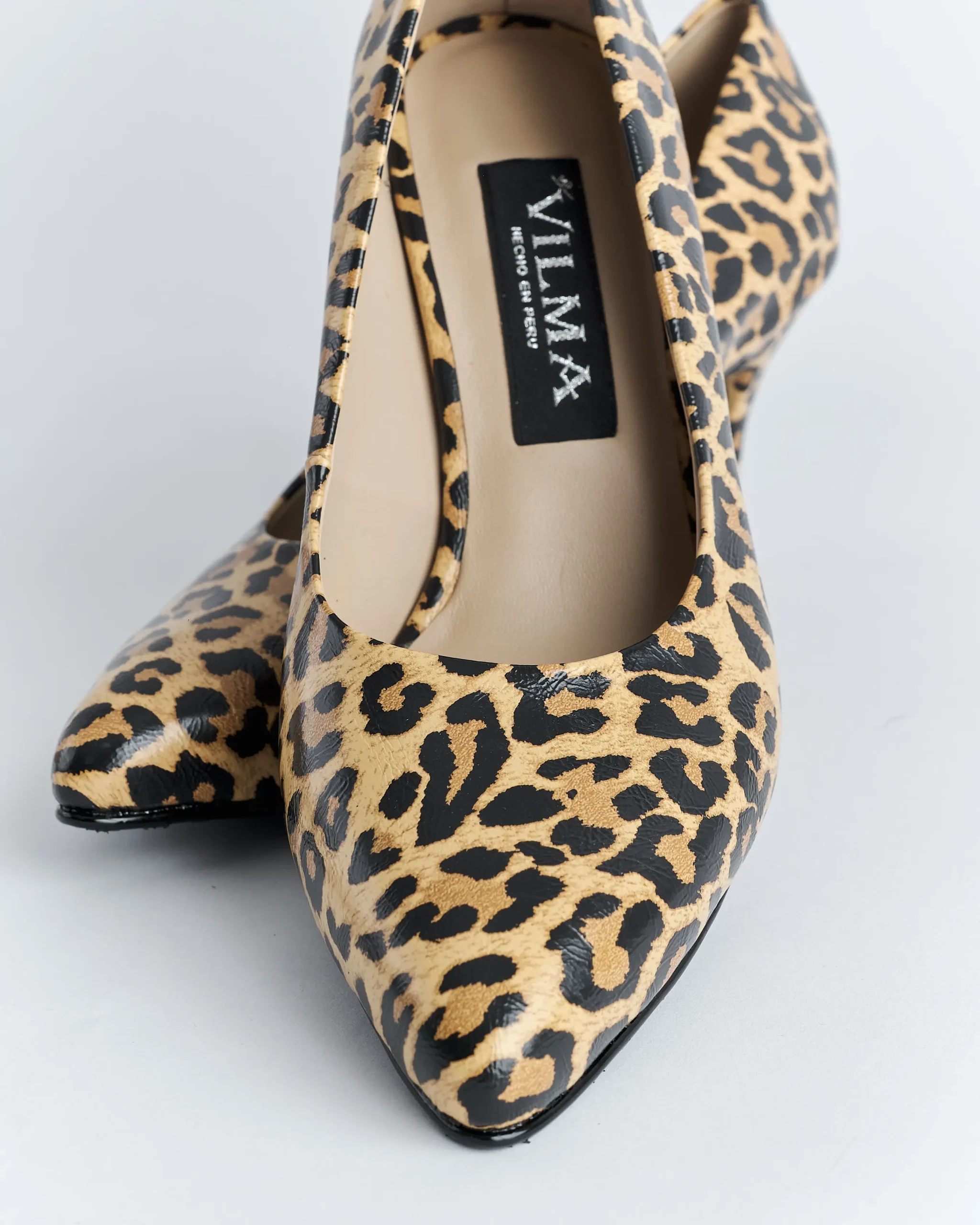 Stiletto Essence – Tacón Clásico con Texturas Premium - Imagen 3